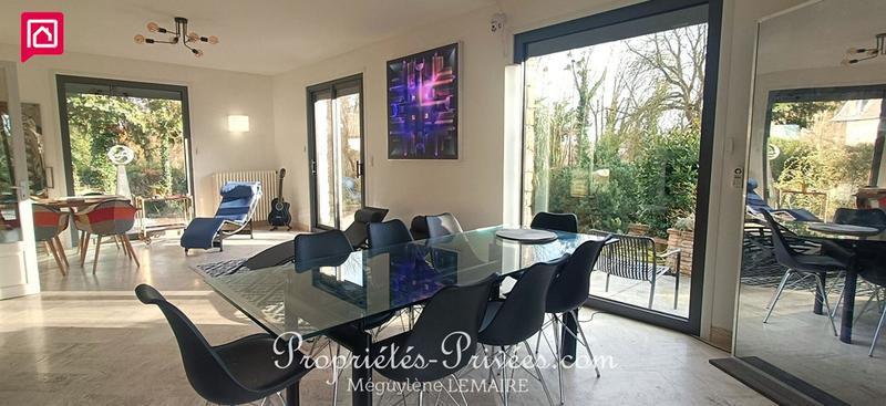 Maison - 416 m² - 10 pièces