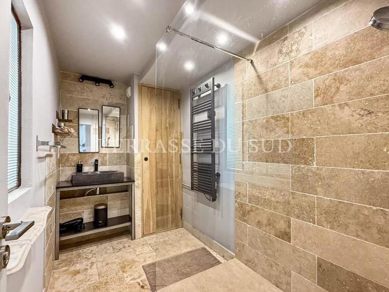 Appartement - 105 m² - 3 pièces