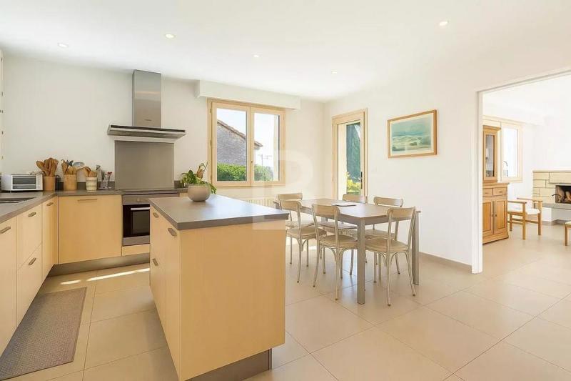 Villa - 180 m² - 6 pièces