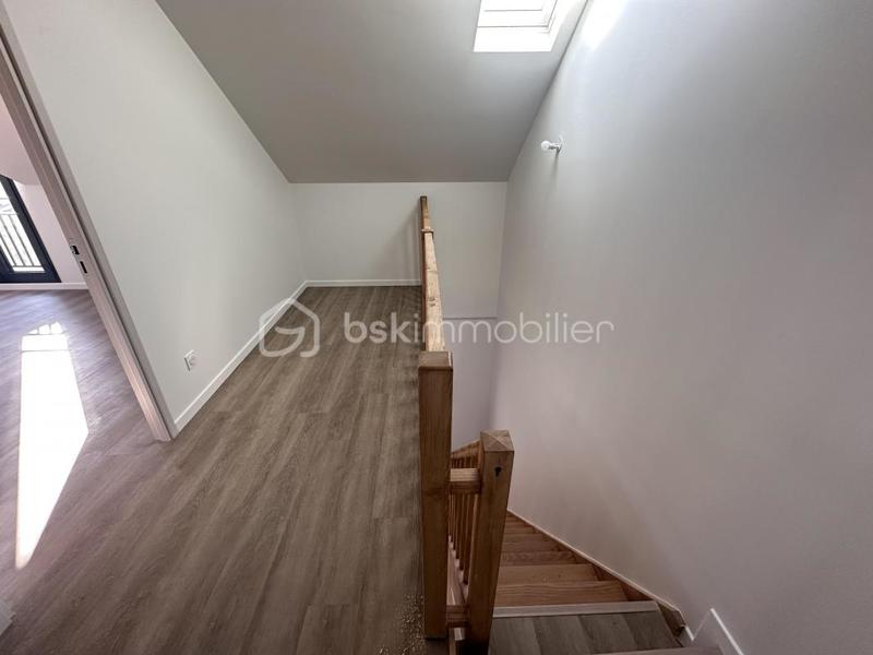 Maison - 827 m² - 35 pièces