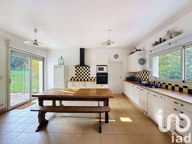 Maison - 360 m² - 13 pièces