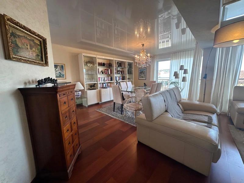 Duplex - 98 m² - 4 pièces