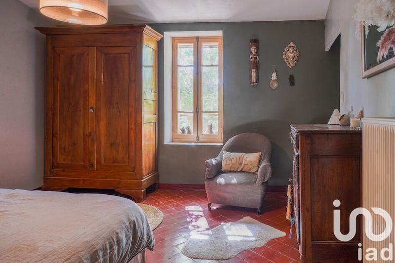 Maison - 242 m² - 7 pièces