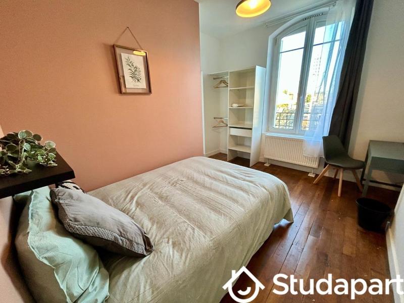 Chambre - 13 m² - 1 pièce