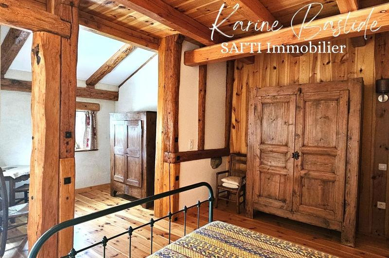 Maison - 225 m² - 14 pièces