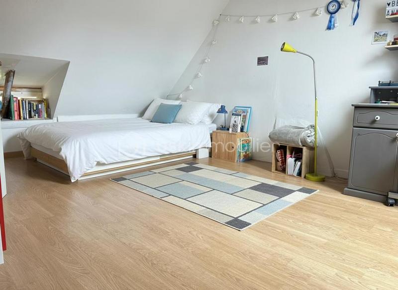 Maison - 180 m² - 8 pièces