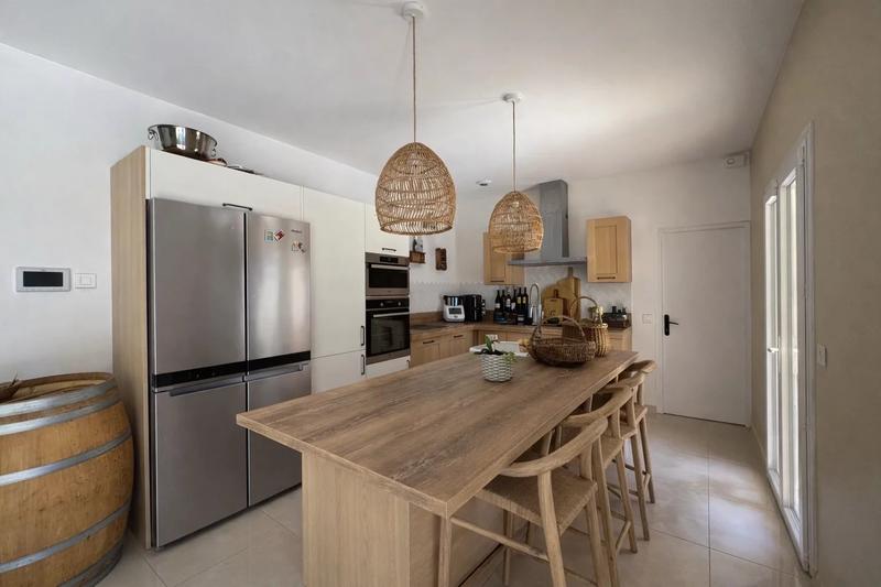 Maison - 210 m² - 6 pièces