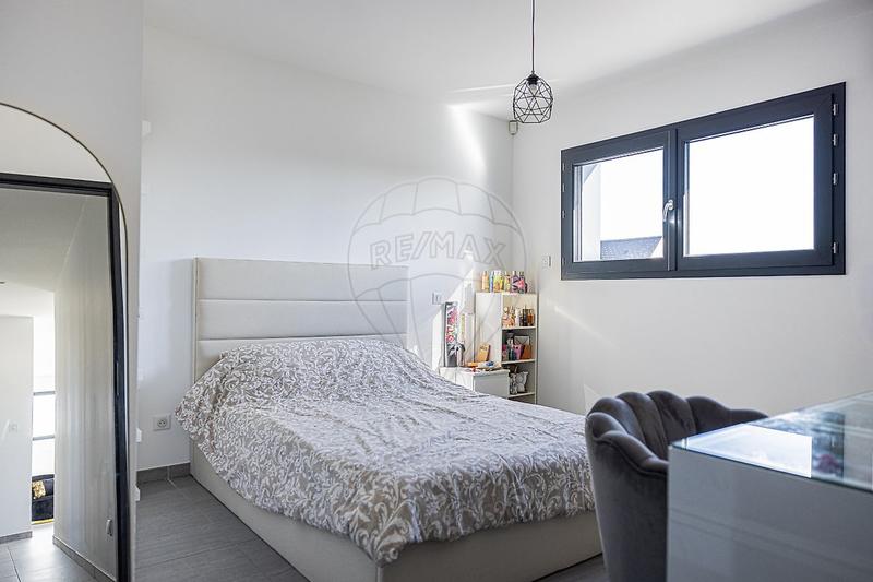 Maison - 222 m² - 7 pièces