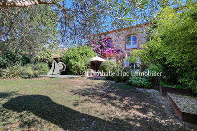 Mas - 250 m² - 5 pièces