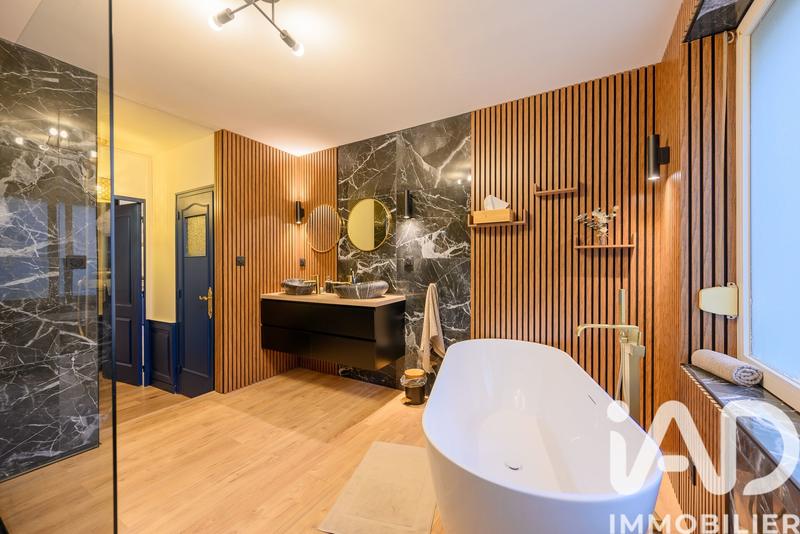 Loft - 129 m² - 5 pièces