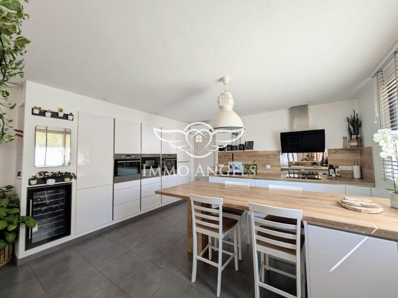 Villa - 155 m² - 6 pièces