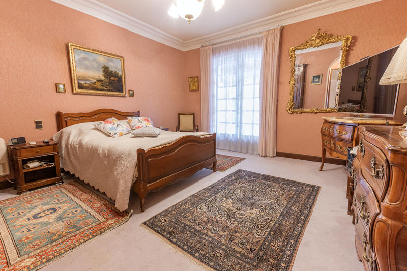 Maison - 280 m² - 7 pièces