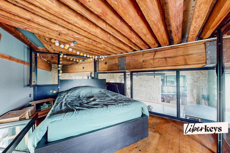 Loft - 100 m² - 3 pièces