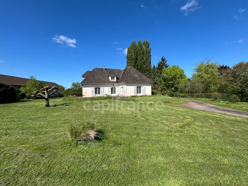 Maison - 252 m² - 7 pièces