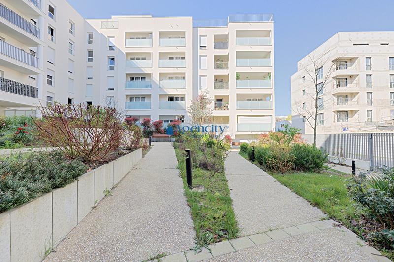 Appartement - 75 m² - 4 pièces