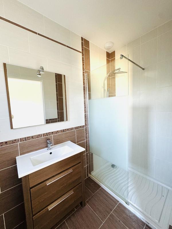 Pavillon - 144 m² - 7 pièces