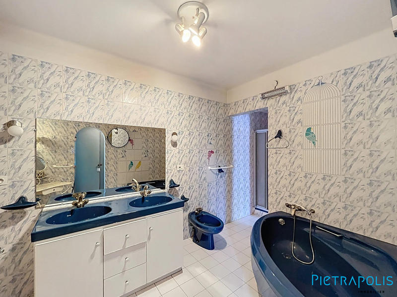 Appartement - 148 m² - 5 pièces