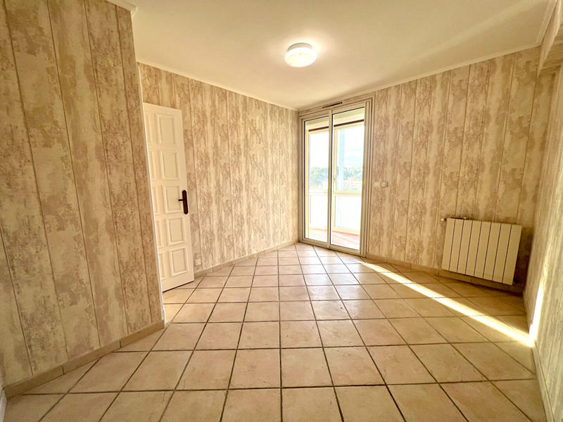 Appartement - 99 m² - 4 pièces