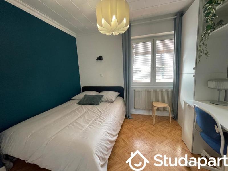 Chambre - 12 m² - 1 pièce