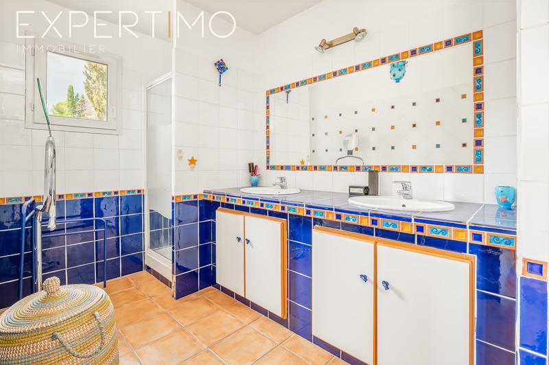 Villa - 167 m² - 6 pièces