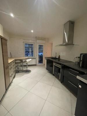 Maison - 141 m² - 8 pièces