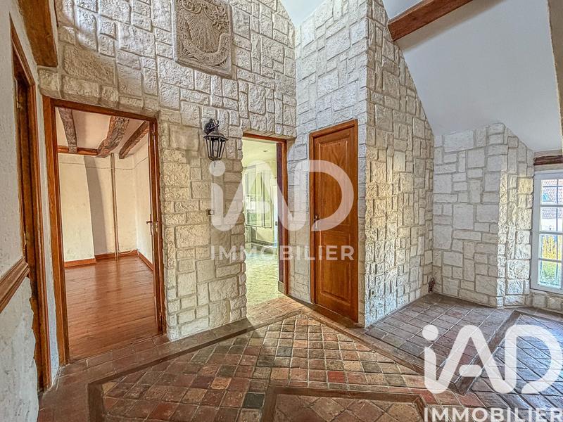 Maison - 252 m² - 7 pièces