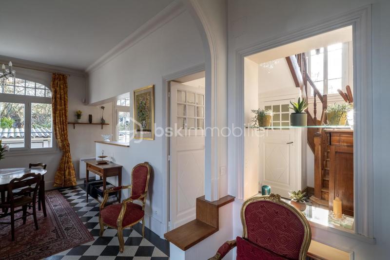 Maison - 170 m² - 9 pièces