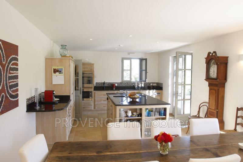 Villa - 246 m² - 9 pièces