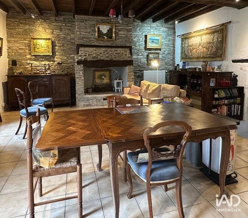 Maison - 222 m² - 7 pièces