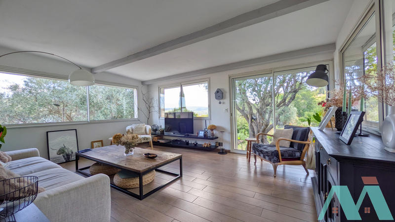 Maison - 102 m² - 4 pièces