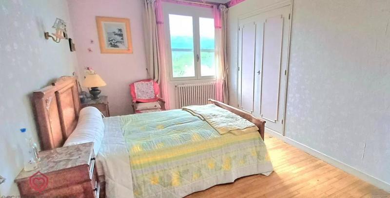 Maison - 263 m² - 9 pièces