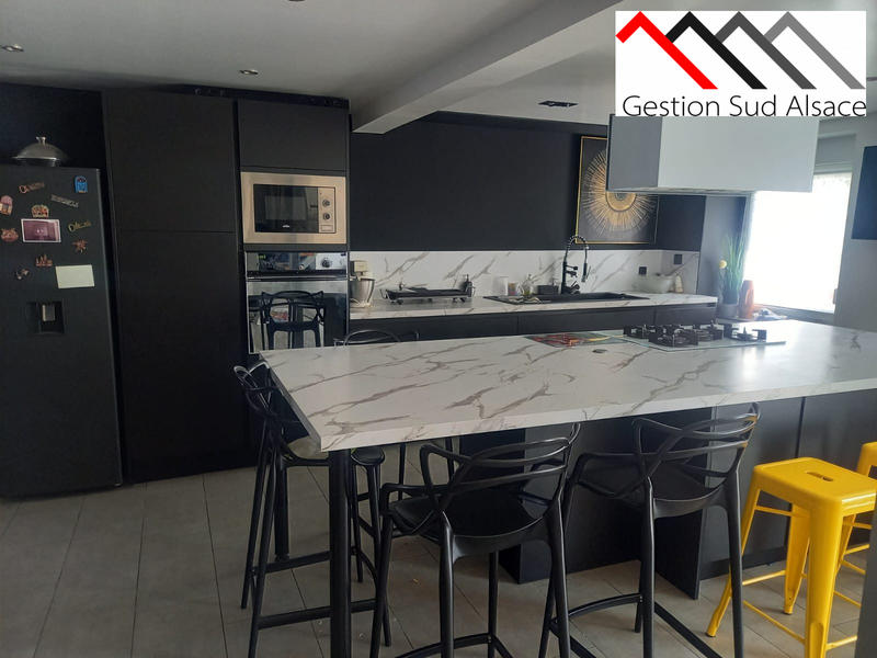 Maison - 250 m² - 6 pièces