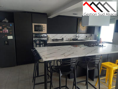 Maison - 250 m² - 6 pièces