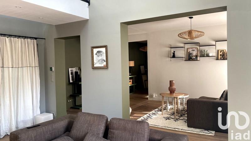 Maison - 220 m² - 7 pièces