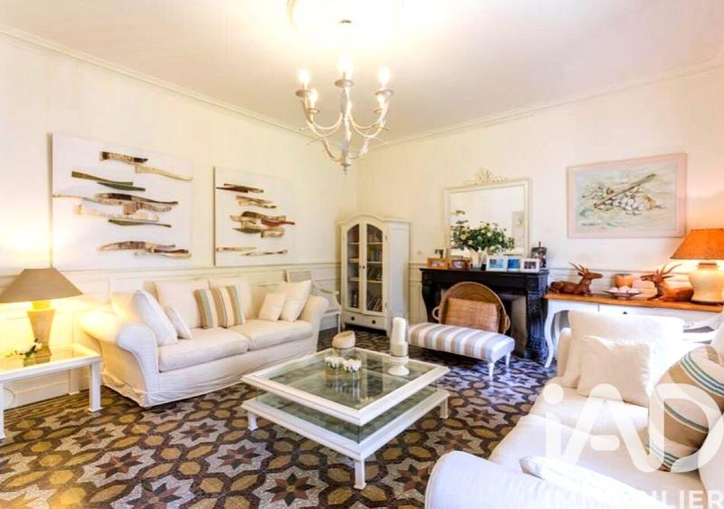 Maison - 271 m² - 10 pièces