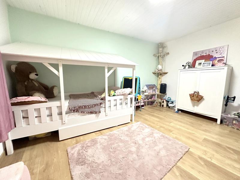 Maison - 201 m² - 9 pièces