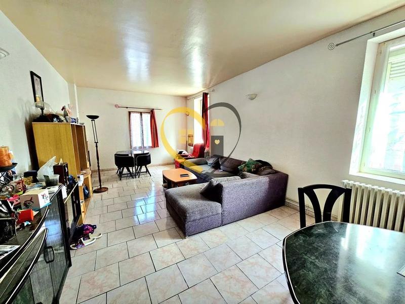 Maison - 226 m² - 11 pièces