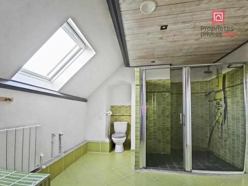 Maison - 233 m² - 7 pièces