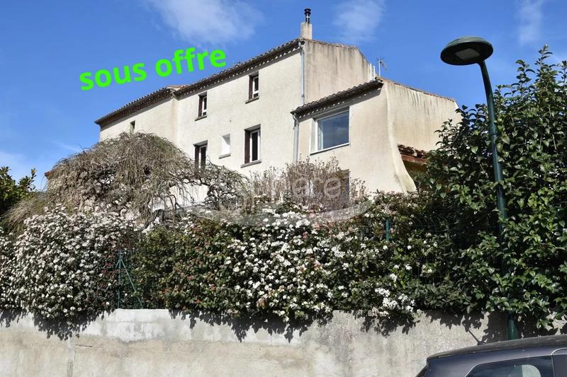 Maison - 248 m² - 10 pièces