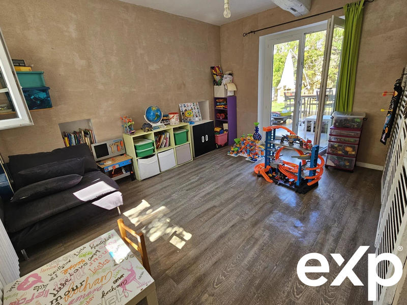 Maison traditionnelle - 180 m² - 9 pièces