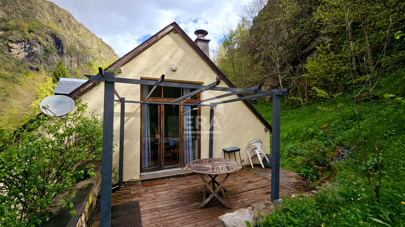 Maison - 230 m² - 11 pièces