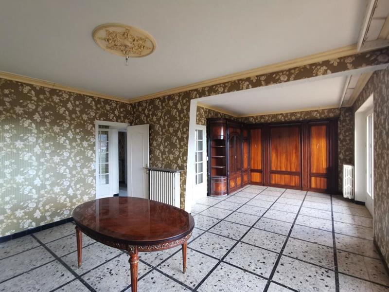 Maison - 174 m² - 14 pièces