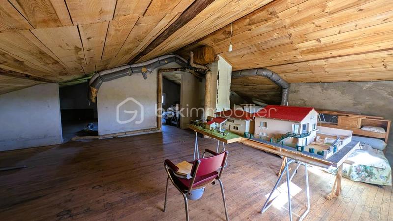 Maison traditionnelle - 90 m² - 7 pièces