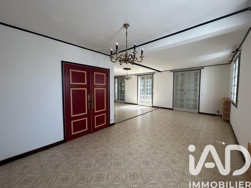 Maison - 201 m² - 7 pièces