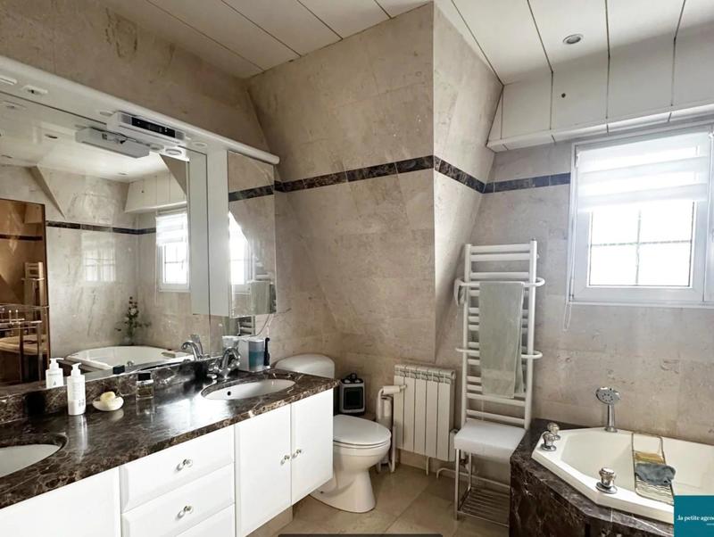 Maison - 156 m² - 7 pièces