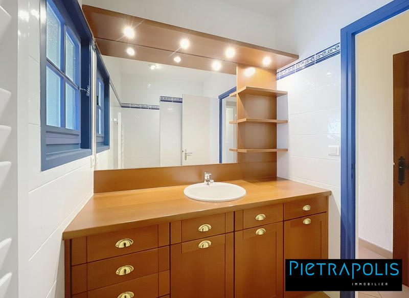 Maison - 245 m² - 10 pièces