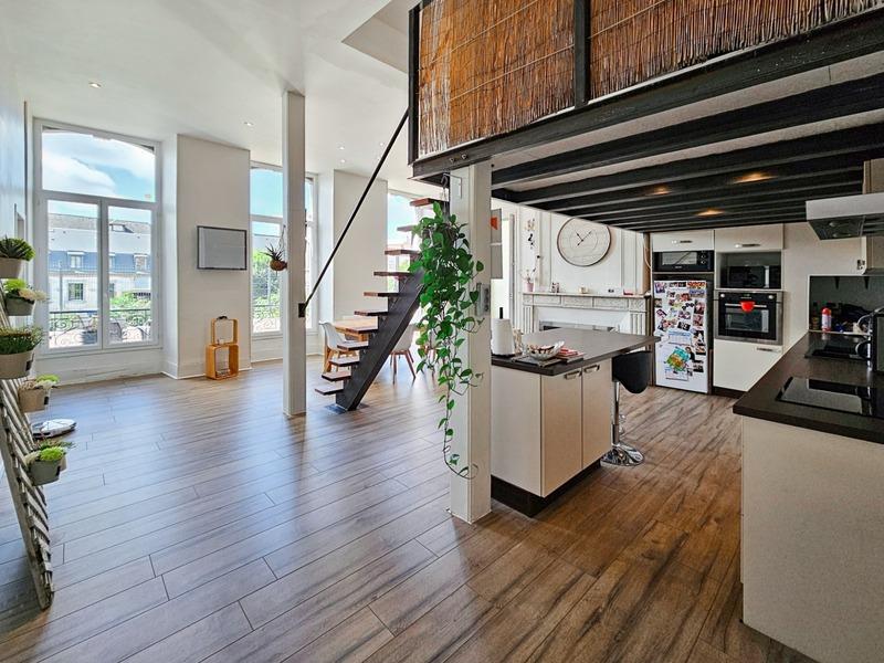 Appartement bourgeois - 128 m² - 6 pièces