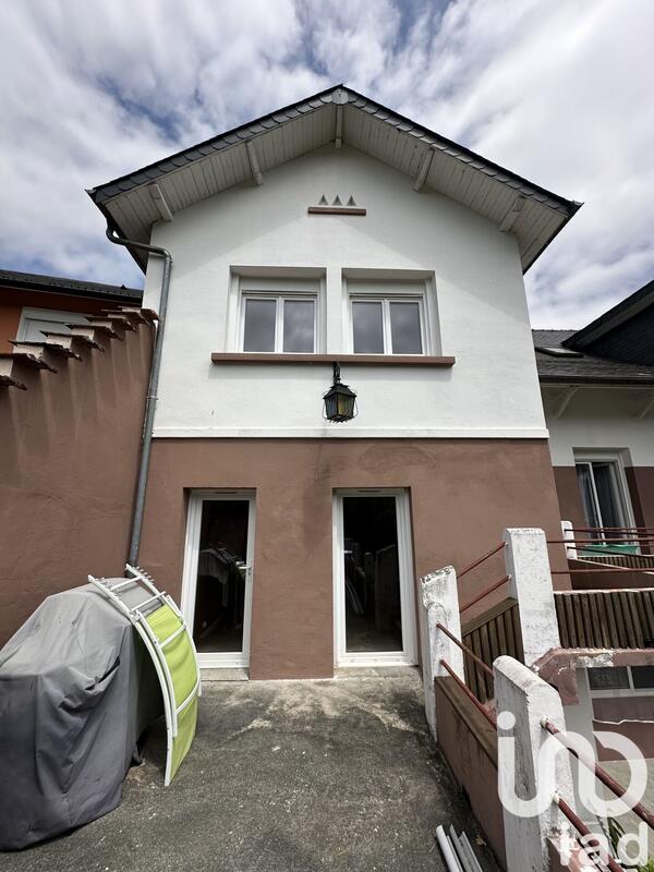 Maison de village - 241 m² - 10 pièces