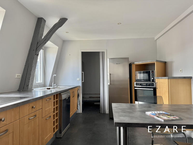 Appartement - 216 m² - 5 pièces