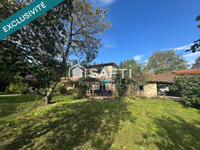 Maison - 212 m² - 8 pièces